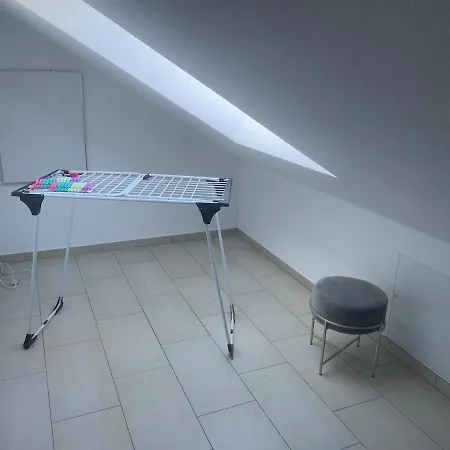 Messe- & Mit Balkon Naehe Uniklinik شقة بون