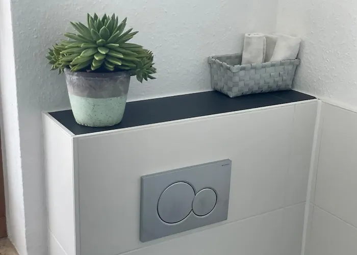 Apartment Messe-&ferienwohnung Mit Balkon Nähe Uniklinik *